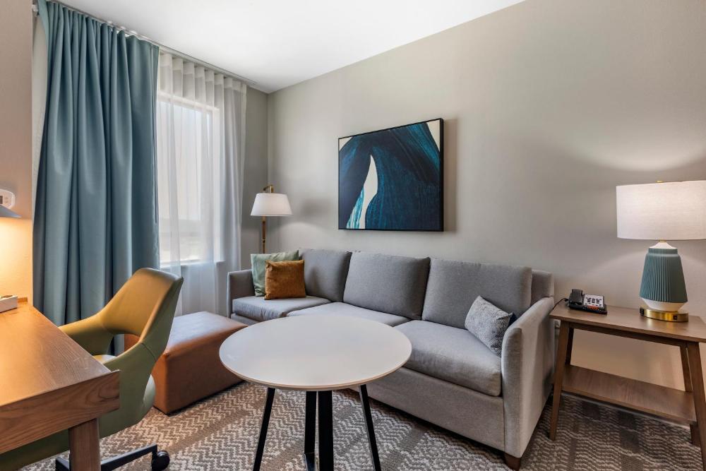 King Room - Hearing Access - Non-Smoking interior